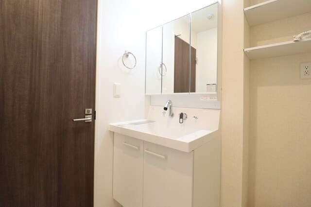 洗面設備　洗髪洗面化粧台