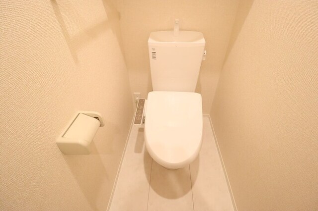 トイレ　温水洗浄暖房便座