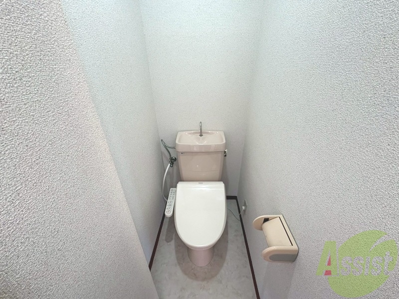 トイレ　トイレにウォシュレットが付いてるのは嬉しいですね。