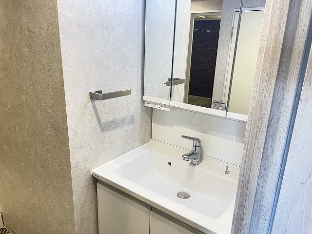 洗面設備　シャンプードレッサー　収納有（鏡裏全面）