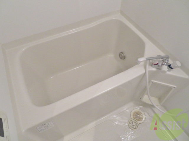 バス・シャワールーム　追い焚き機能がついてるのでいつでも温かいお風呂に入れます。