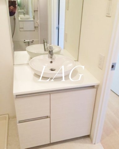 洗面設備　独立洗面台です。