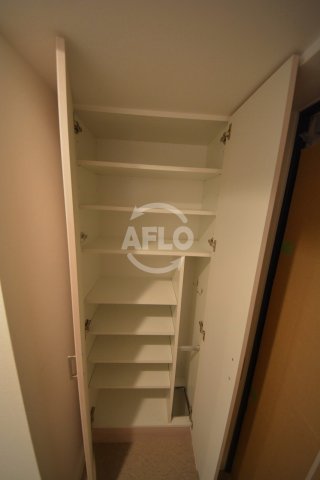 玄関　エスリード心斎橋EAST　シューズボックス