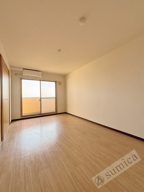 居室・リビング　日当たりのいいお部屋です♪