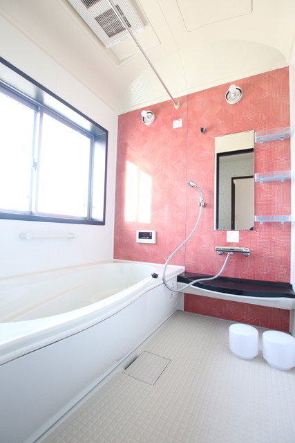 バス・シャワールーム　追焚・浴室乾燥機付き