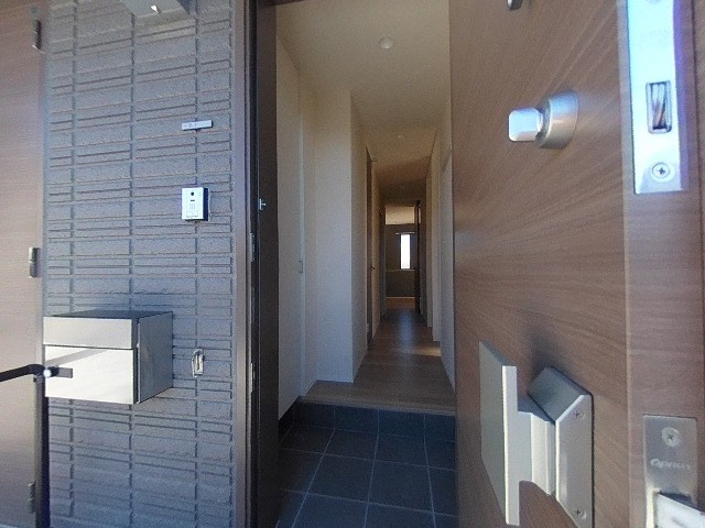 玄関　お問合せは048-776-5175　レーベンハウス上尾東店へ