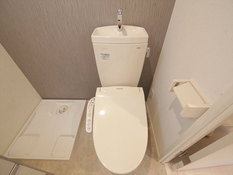 トイレ　温水洗浄暖房便座付トイレ