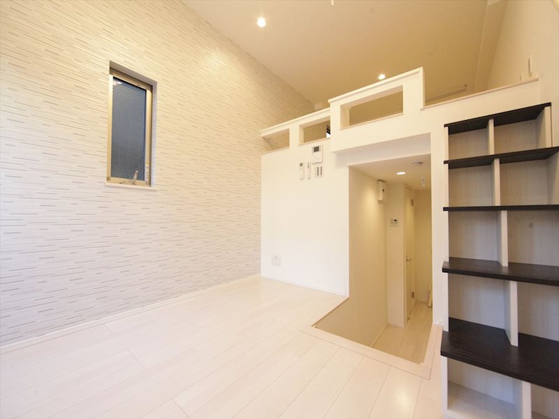 居室・リビング　洋室5.1帖　ロフト5帖（収納にも寝室にも使えます）