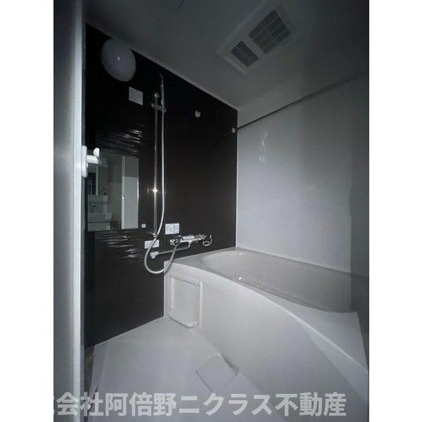 バス・シャワールーム　内装は別部屋の参考写真です。