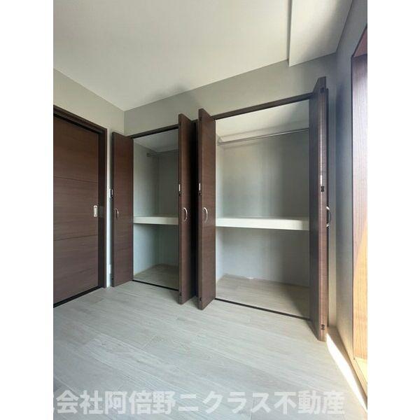 収納　内装は別部屋の参考写真です。