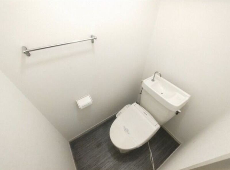 トイレ　図面と現状に相違がある場合には現状を優先