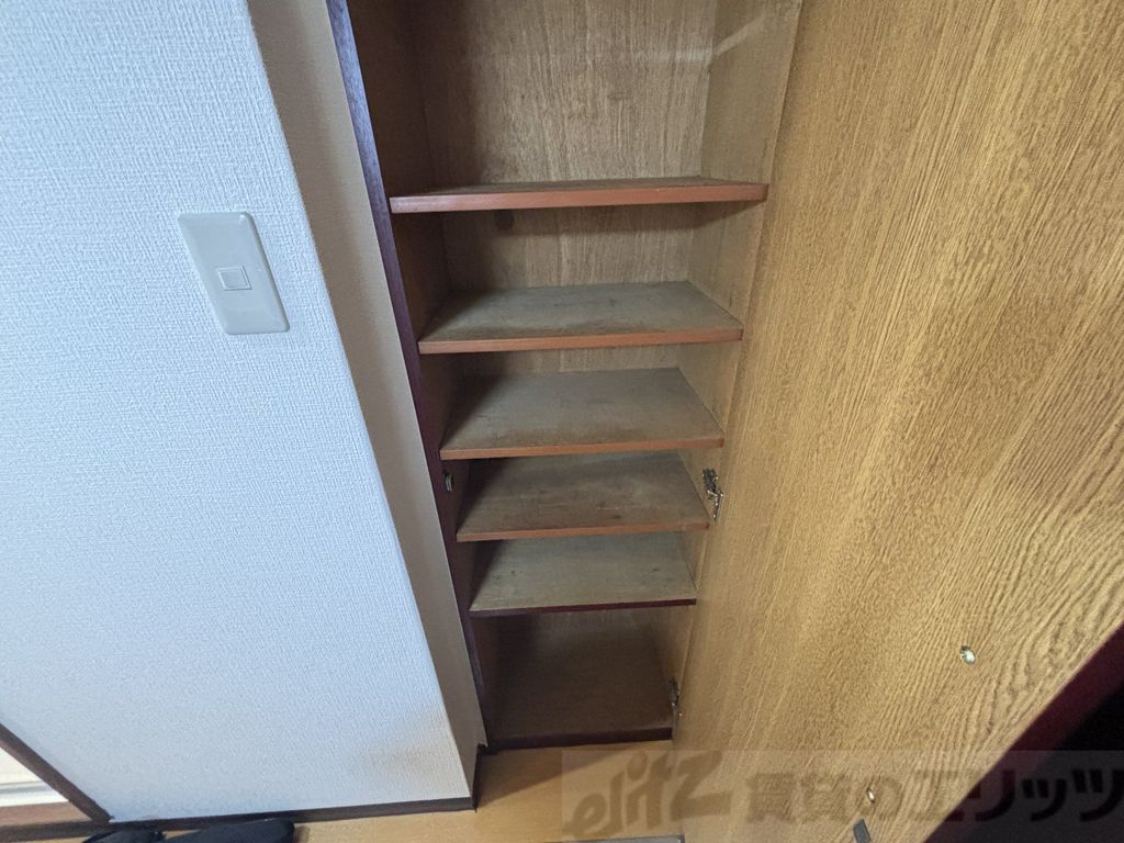 収納　シューズボックス