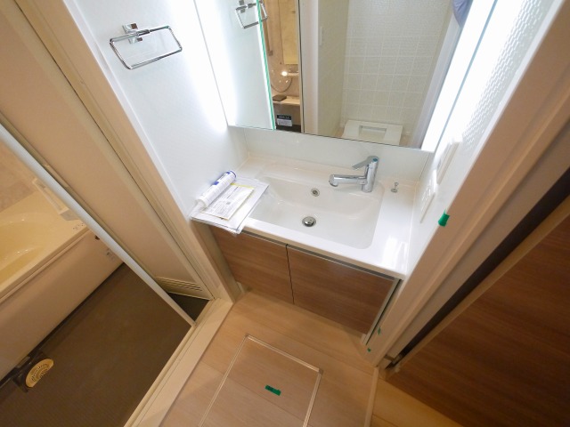 洗面設備　独立洗面台です