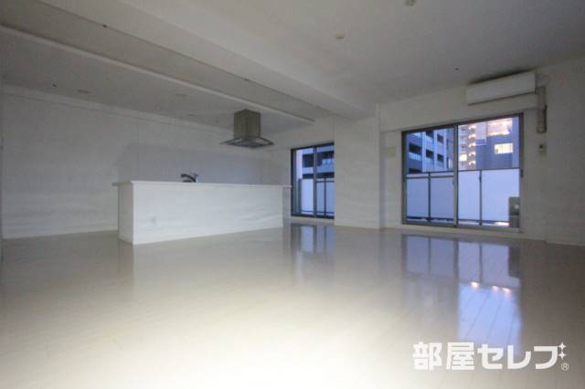 居室・リビング　広々リビングです