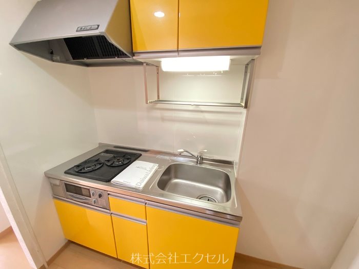 キッチン　システムキッチン2口ガス（グリル付）です。