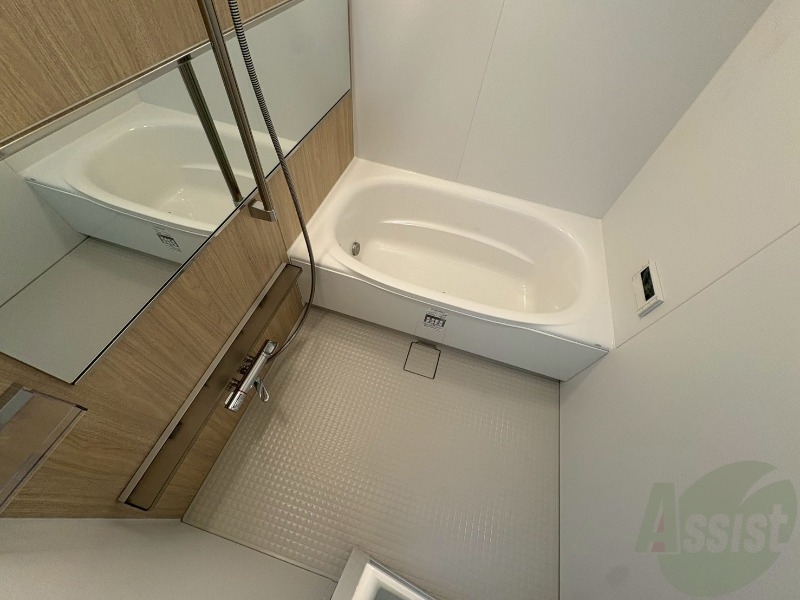 バス・シャワールーム　お風呂になります。一日の疲れを癒してくださいね。