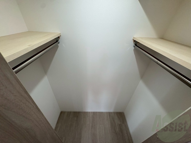 収納　クローゼットは奥行きもあり、荷物が多い方でも安心です。