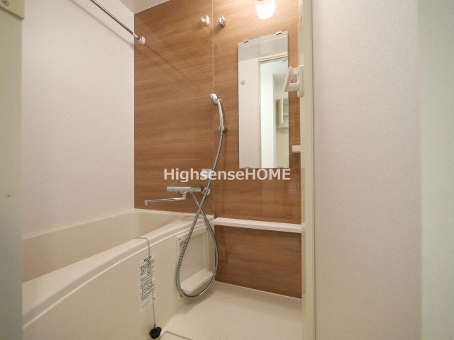 バス・シャワールーム　落ち着いた空間のお風呂です