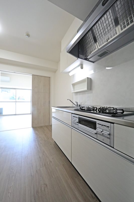 キッチン　システムキッチン（ガス３口＋グリル）