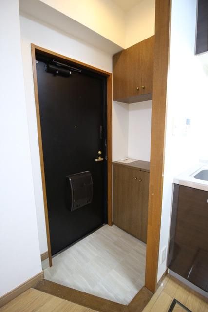 玄関　玄関には収納があります