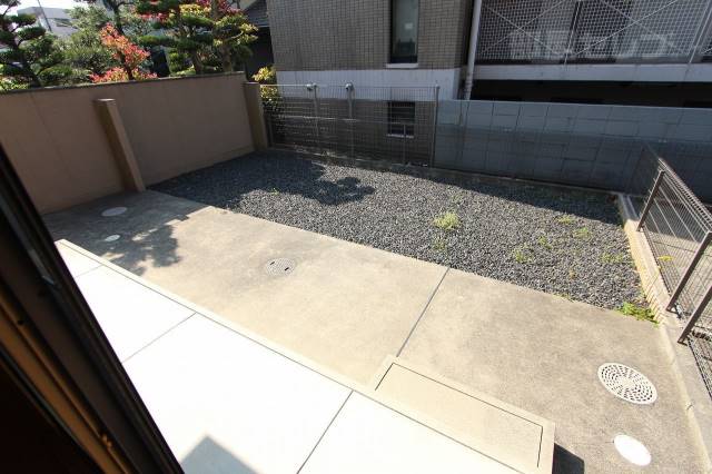 バルコニー　とても広いテラスです