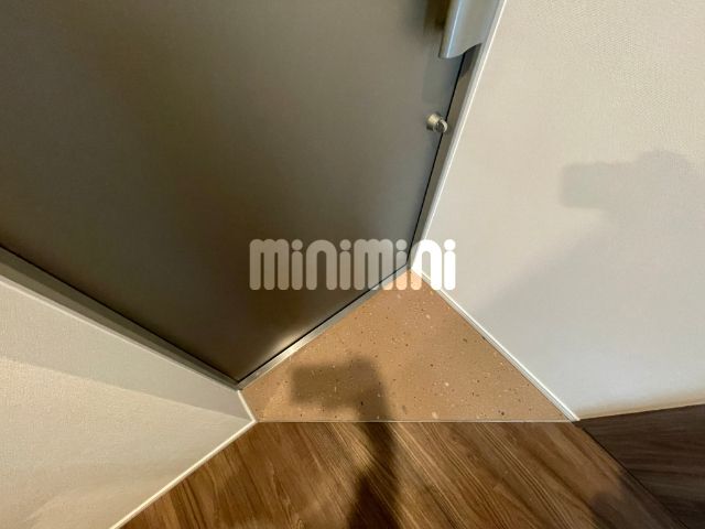 玄関　同間取り別部屋写真です