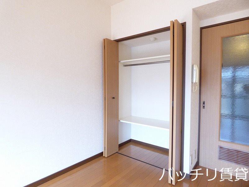 収納　写真は別号室の為の為、現状優先になります。
