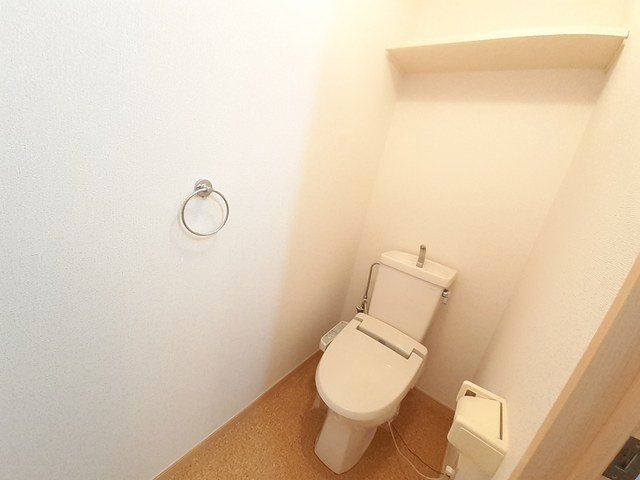 トイレ　落ち着いたトイレです