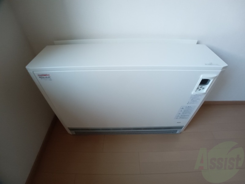 その他設備　電気暖房です。冬場の寒い日でも安心ですね～