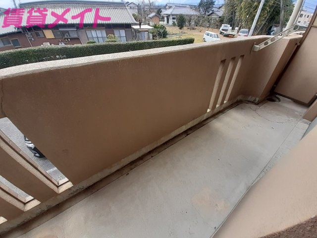 バルコニー　同物件の反転タイプの間取です