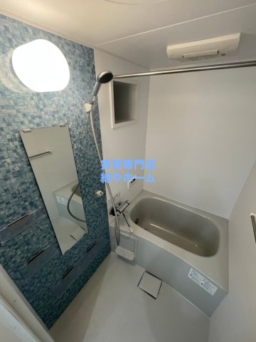 バス・シャワールーム　コンパクトで使いやすいお風呂です