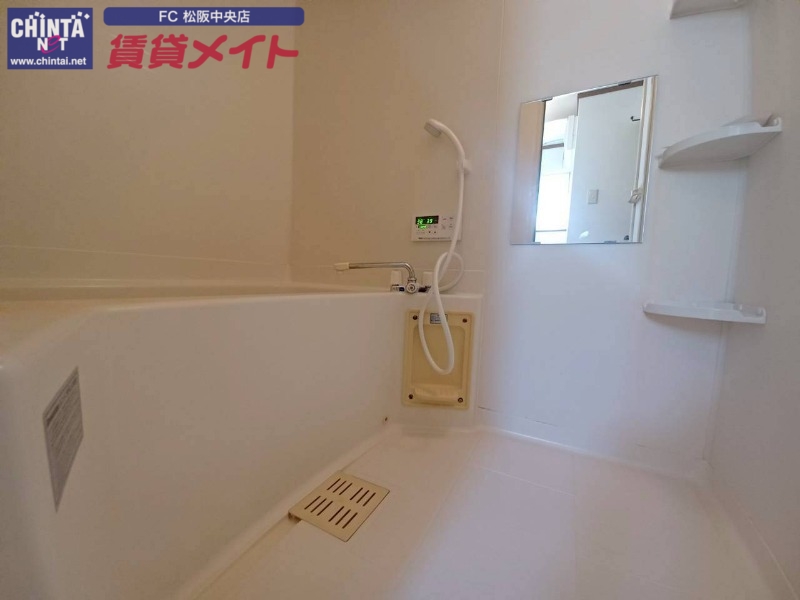 バス・シャワールーム　同型反転参考写真