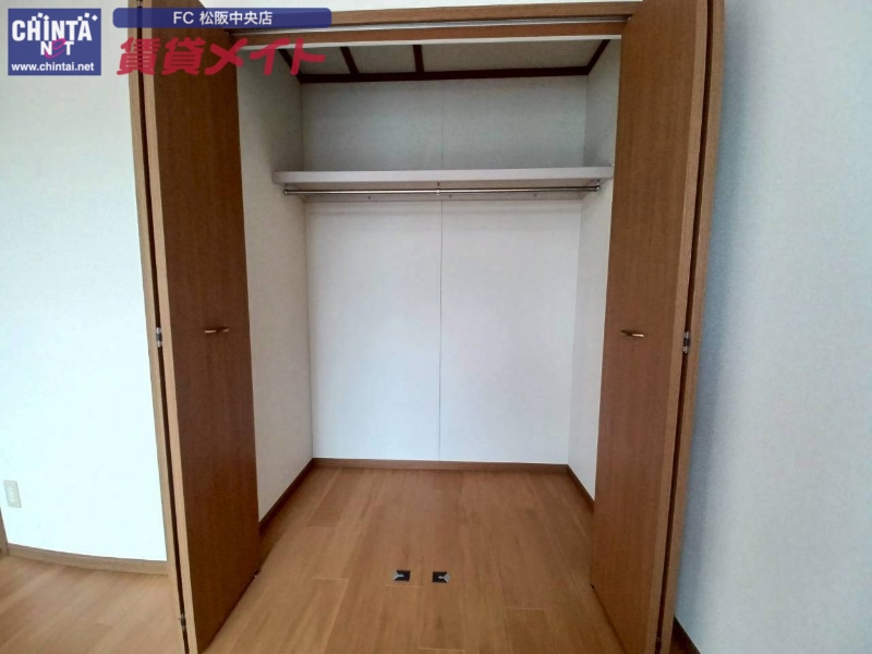 収納　同型反転参考写真