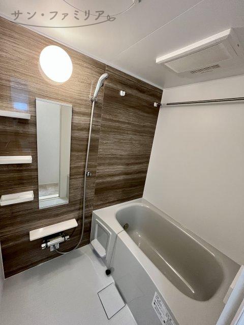 バス・シャワールーム　同一物件別部屋写真