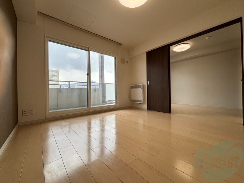 居室・リビング　広くてキレイなお部屋が広がっていて、充実した生活が送れそう。