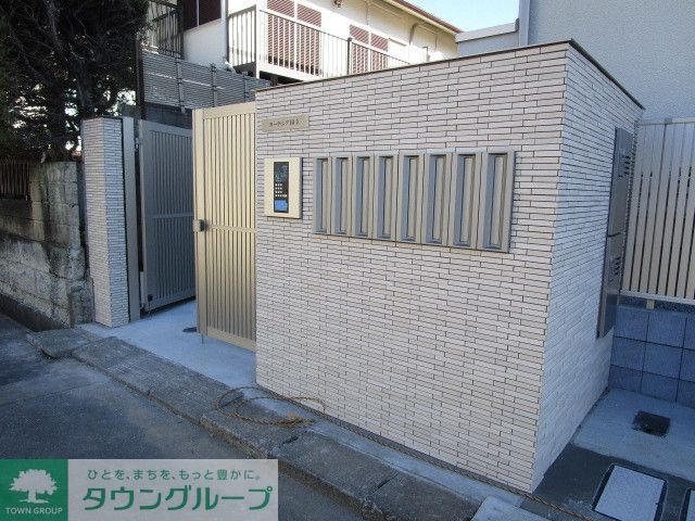 エントランス　★お問い合わせはタウンハウジングまで★
