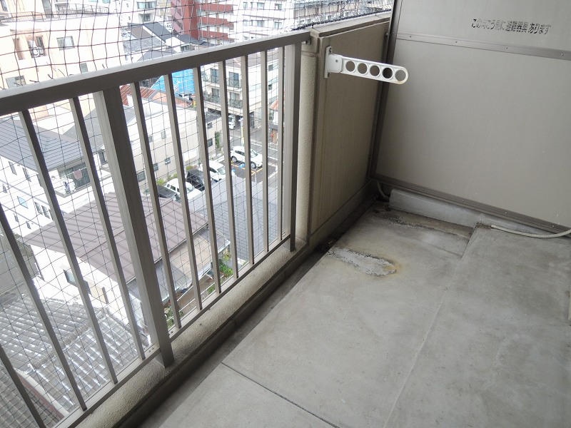 バルコニー　同物件別室の参考写真です。現状を優先します。