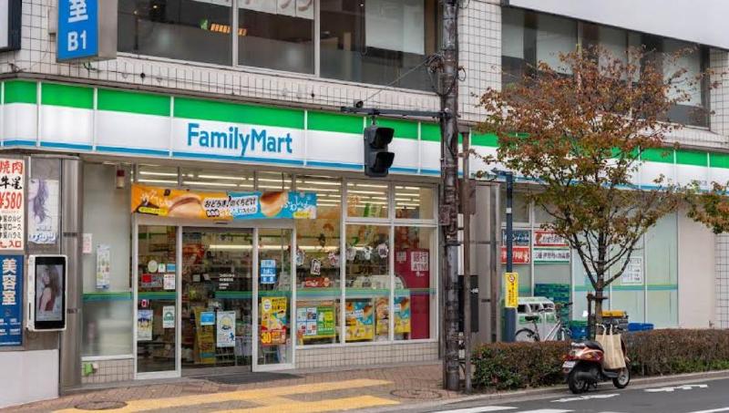 コンビニ　ファミリーマート 平井駅南口店（コンビニ）まで220m