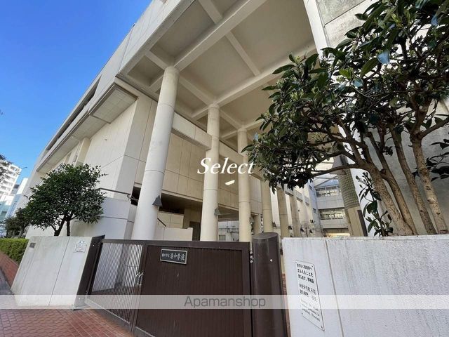中学校　横浜市立港中学校（中学校）まで40m