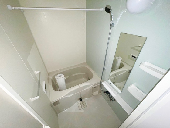 バス・シャワールーム　※別部屋の写真です