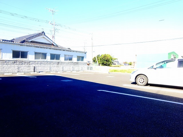 駐車場　平置き駐車場