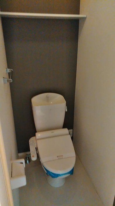 トイレ　温水洗浄機付きトイレ