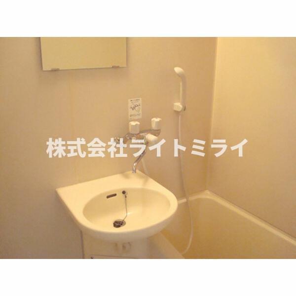 バス・シャワールーム　?