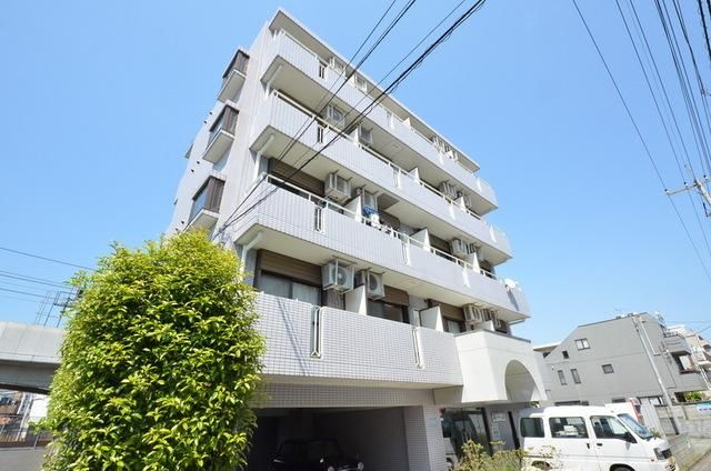 建物外観　♪重厚感のある建物♪