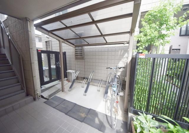 その他共有部分　★★屋根付き駐輪場なので雨の日も安心★★