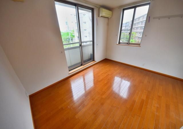 居室・リビング　★★明るいお部屋です★★