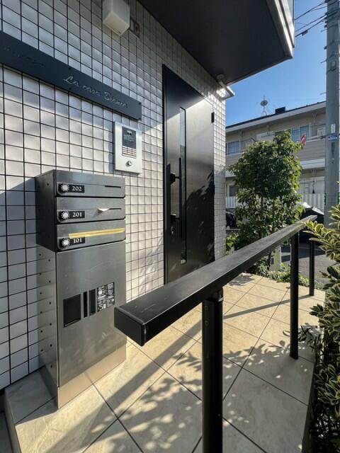 エントランス　共用部分の入り口です