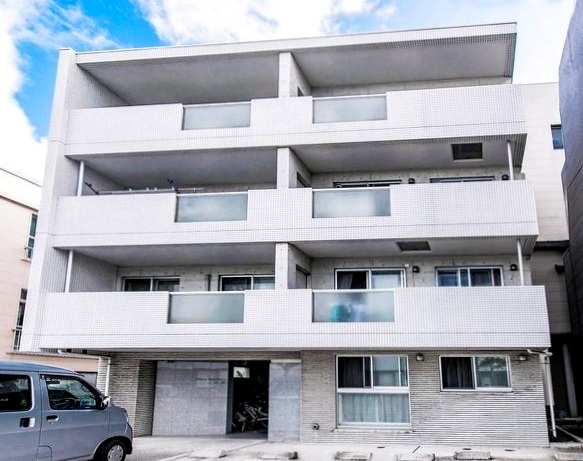 建物外観　設備充実の２ＬＤＫマンションです♪