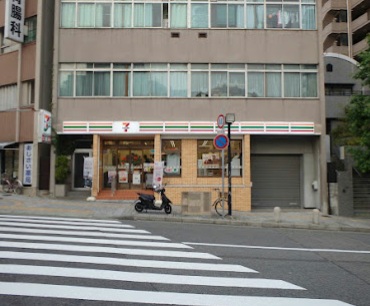 コンビニ　セブンーイレブン　神戸下山手通5丁目店（コンビニ）まで858m