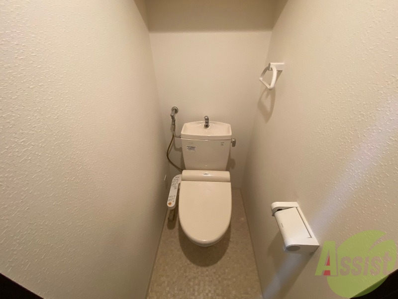 トイレ　ウォシュレット機能がついたトイレです。安心して使用できます。